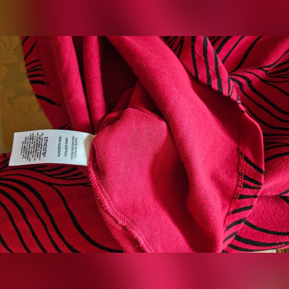 Nwot Chico's Basic Long Sleeve Patterned Tee Red/… - image 5